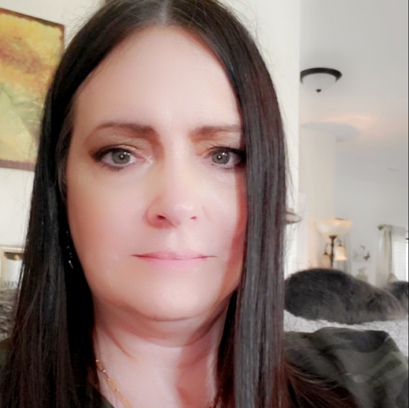 Meet your Posher, Deborah - Picture 2 of 2